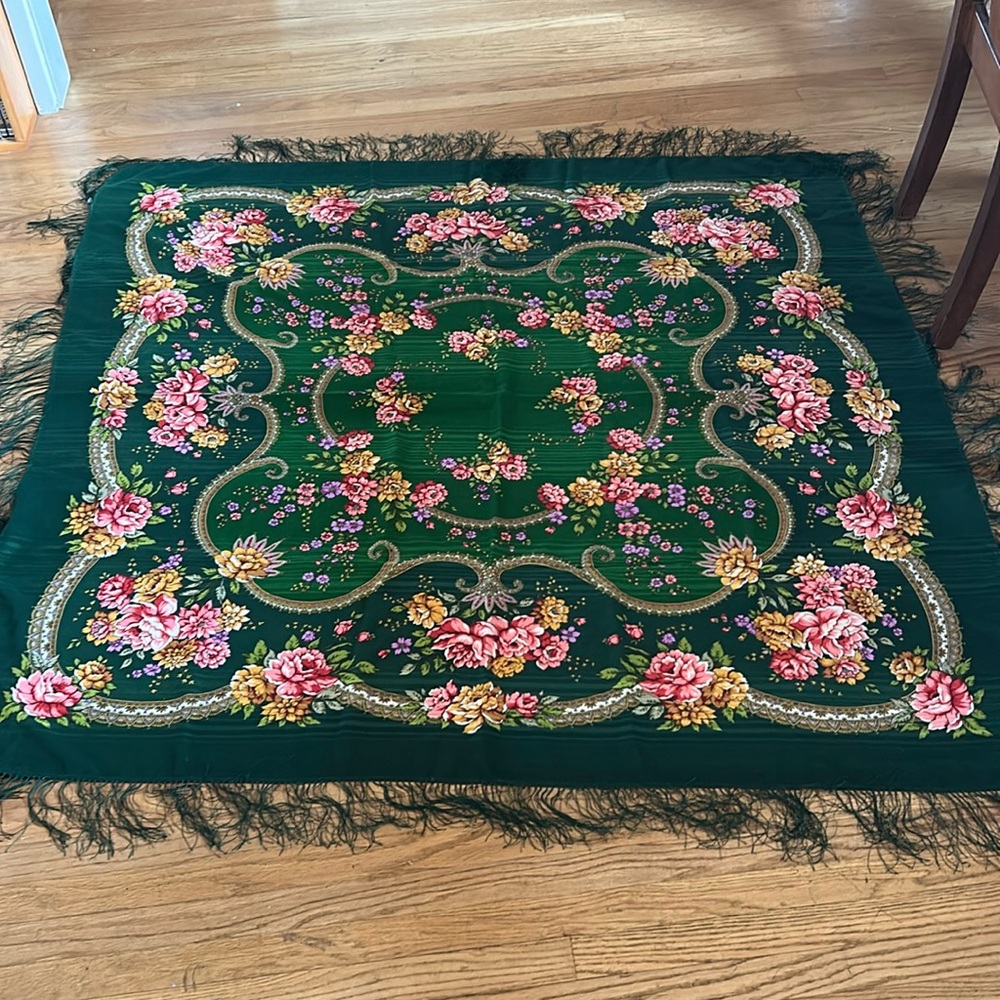 Russian Pavlovo Posad Shawl 100% Wool fabric with silk fringe 63x63